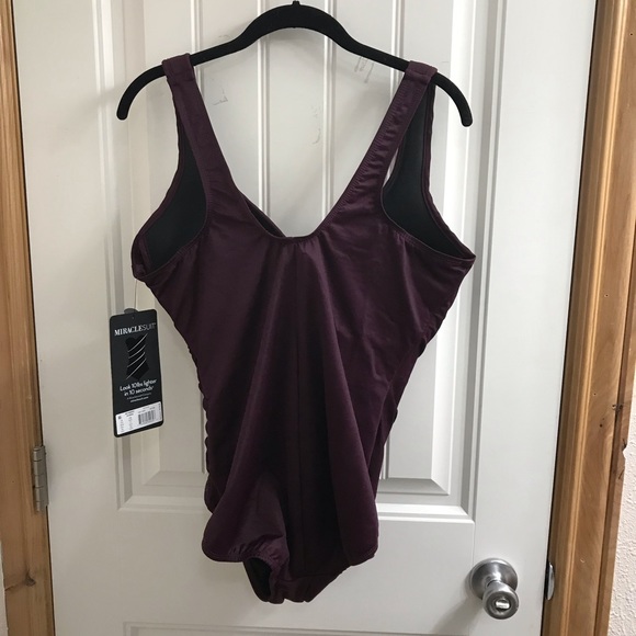 **MIRACLESUIT ESCAPE SWIMSUIT** - Picture 6 of 8